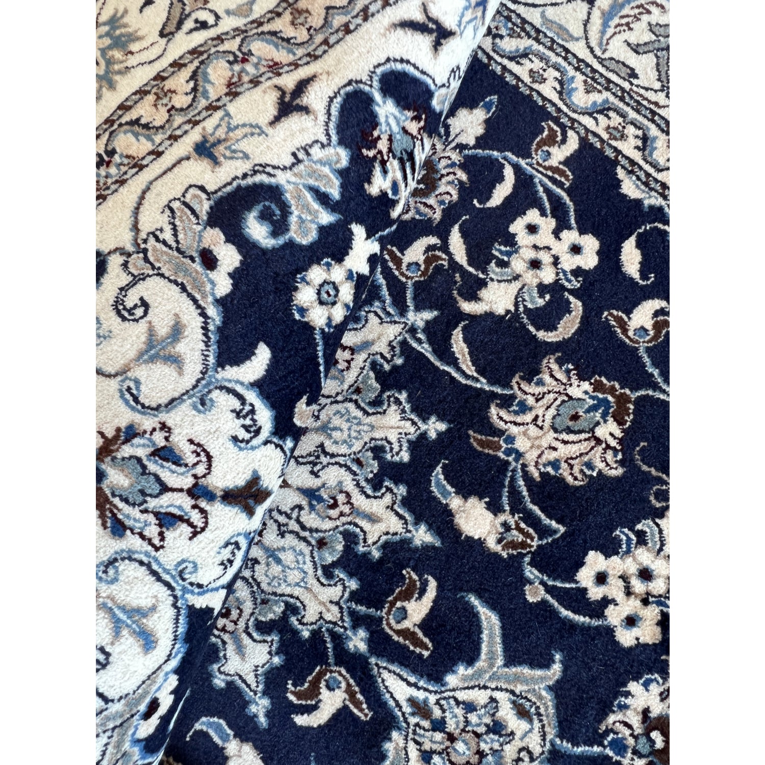 Tappeto Nain 237 X 166 Cm Tappeto Nain 237 X 166 Cm