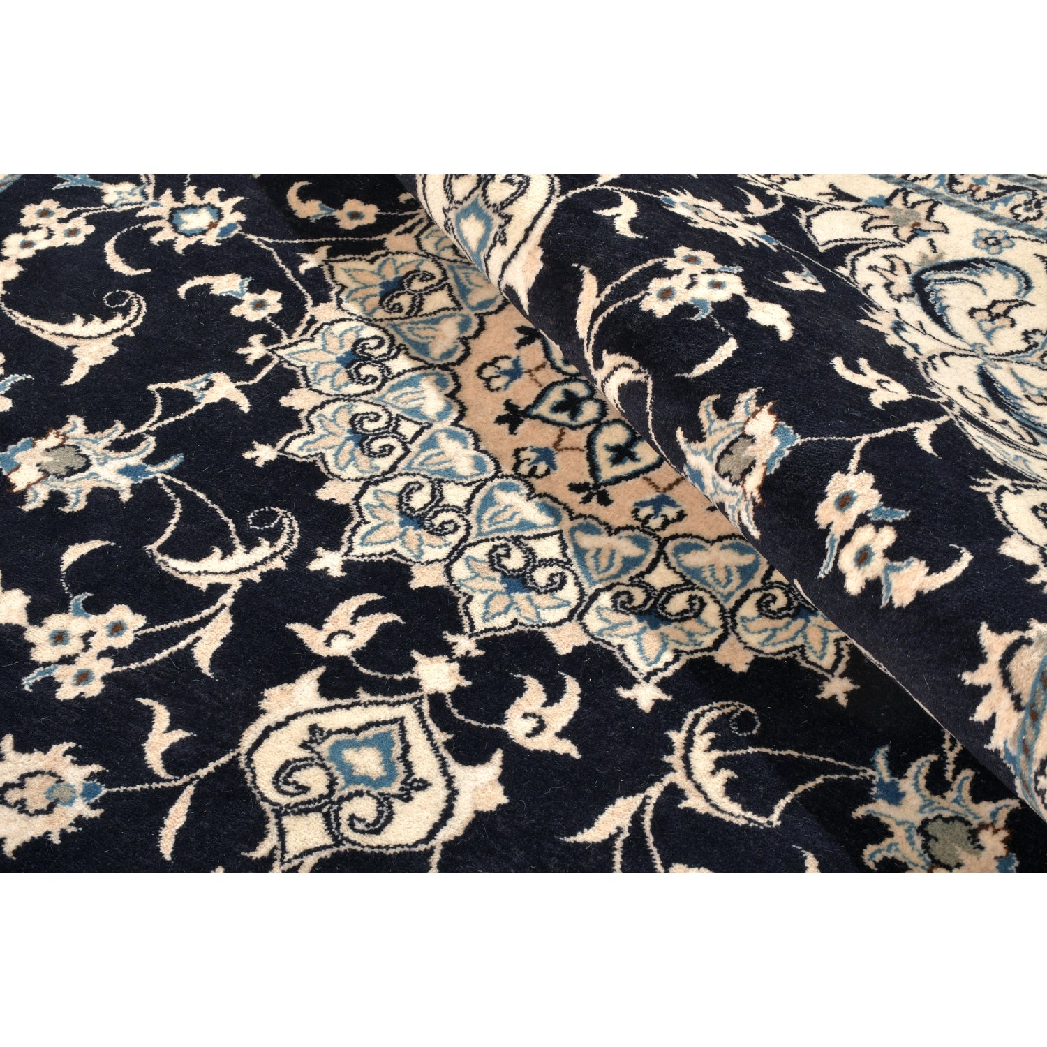 Tappeto Nain 235 X 195 Cm