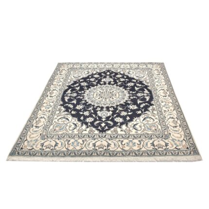 Tappeto Nain 235 X 195 Cm