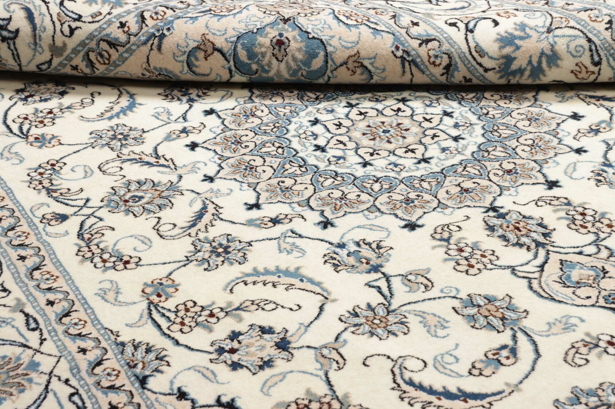 Tappeto Nain 296 x 200 Cm Tappeto Nain 296 x 200 Cm